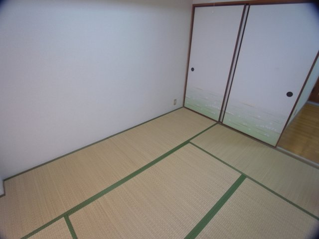 ジュエリー山手の居間・リビング