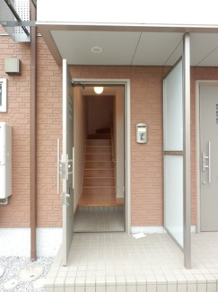 【エントランス】 | 1階に各お部屋の玄関があります