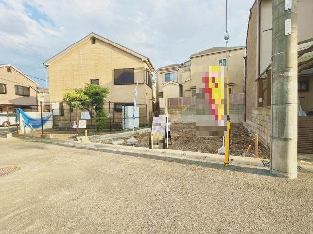 【新築戸建】長岡京市久貝2丁目（西山天王山駅）3LDK（プランC）の前面道路含む現地写真