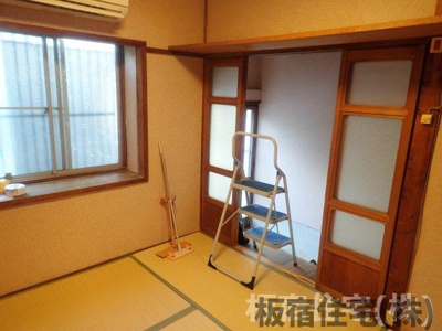 【和室】 | 平和台町２丁目連棟長屋 | 柔らかい畳が心地よい和室
