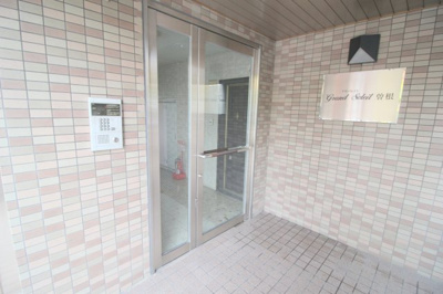 【エントランス】 | グランソレイユ曽根