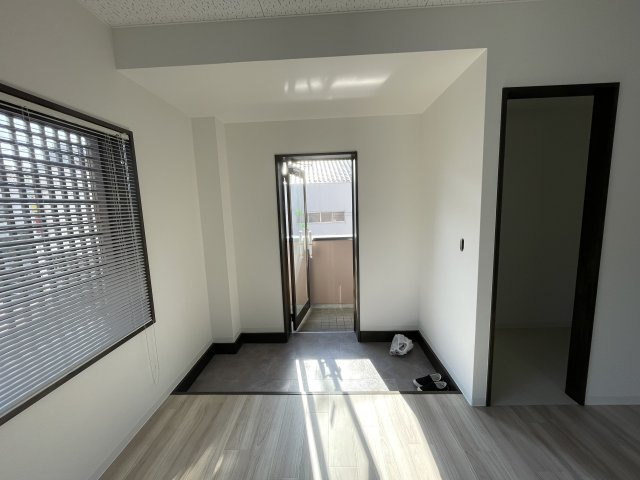 津山京町７０ビルの玄関