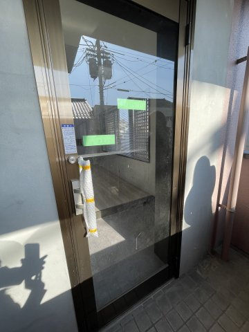 津山京町７０ビルの玄関