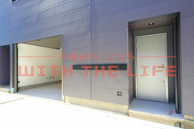 Garage諏訪野町【キャッシュバック対象物件】のエントランス|建物の内部です