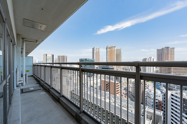 港区芝浦３丁目の賃貸マンションのバルコニー