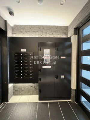 【エントランス】 | BRARIS.（ブラリス） | 宅配ボックス完備