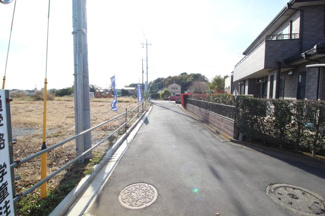 【前面道路含む現地写真】 | 川越市小堤　建築条件なし売地　東武東上線『鶴ヶ島駅』徒歩30分　【名細小学区】