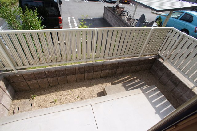 【バルコニー】 | バルコニーからの眺めを楽しみながら食事をしませんか