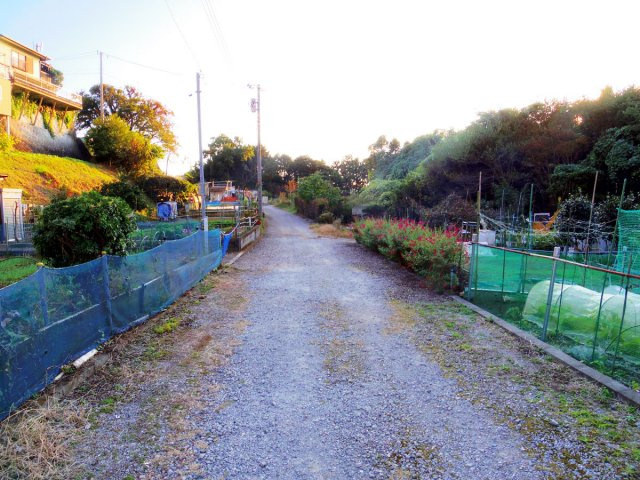 【前面道路含む現地写真】 | 沼津市東原 売土地（建築不可） ET04348 | 沼津市東原　前面道路