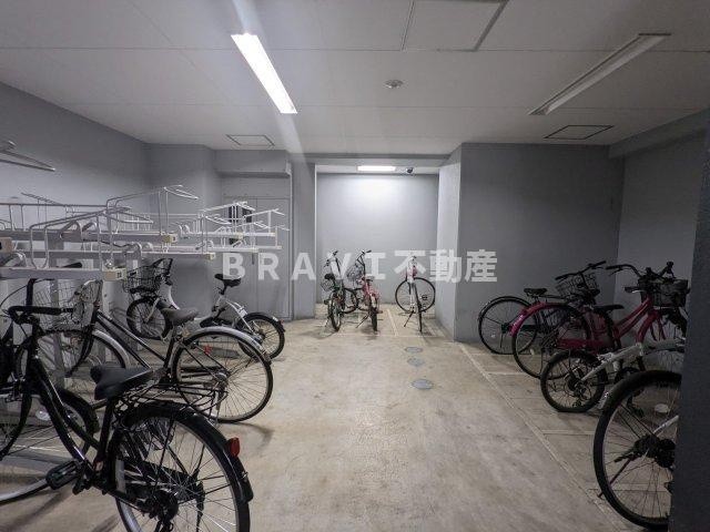 ジュネーゼグラン本町EASTのその他共用部分|【ジュネーゼグラン本町EAST】駐輪場
