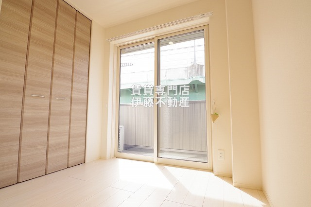 エテルノ幅下の洋室