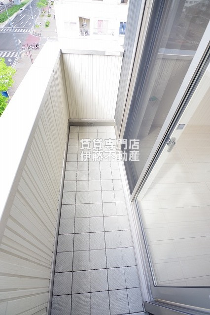 エテルノ幅下のバルコニー