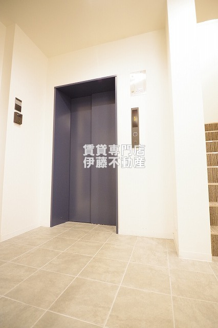 エテルノ幅下のロビー