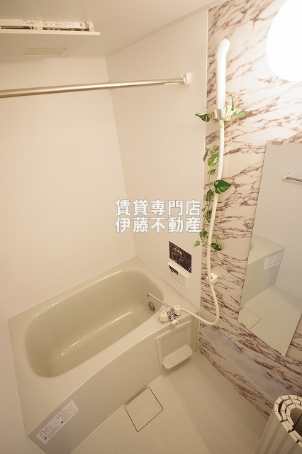 エテルノ幅下の浴室