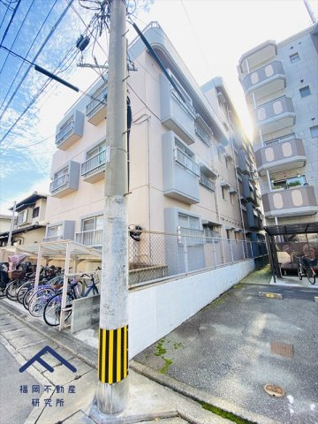 エメラルドマンション清水の外観