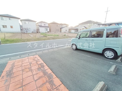 【駐車場】 | フリューゲルB棟