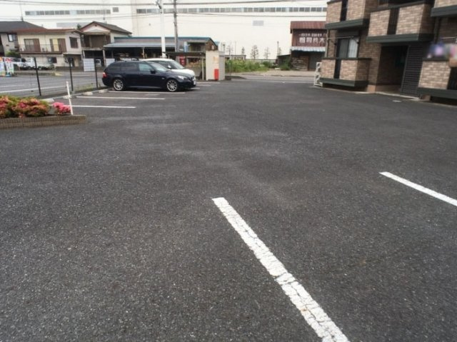 フローラル Ａの駐車場