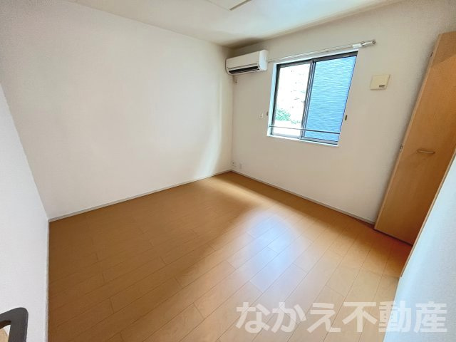 【寝室】 | 落ち着いた色調の寝室です