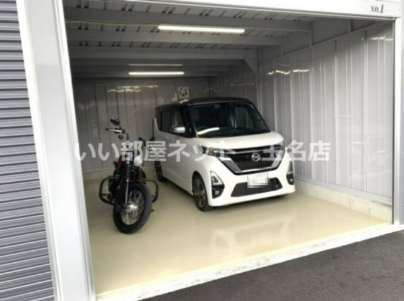 カーガレージ 　Mon　trésor（モン　トレゾール）INABA製の駐車場