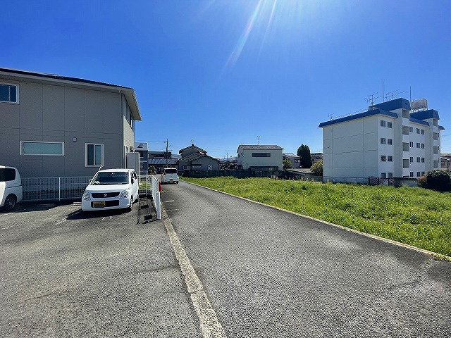 ロイヤルメモリー駐車場の外観