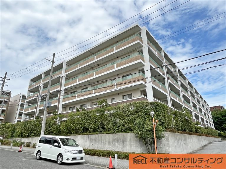 住吉山手コモンズB棟の外観