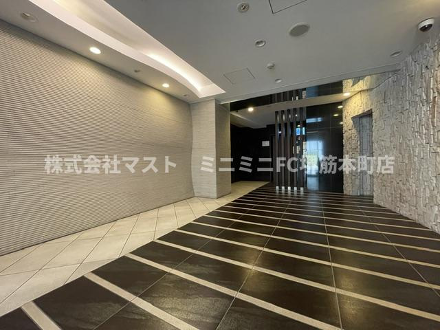 ラシュレエグゼ本町のロビー