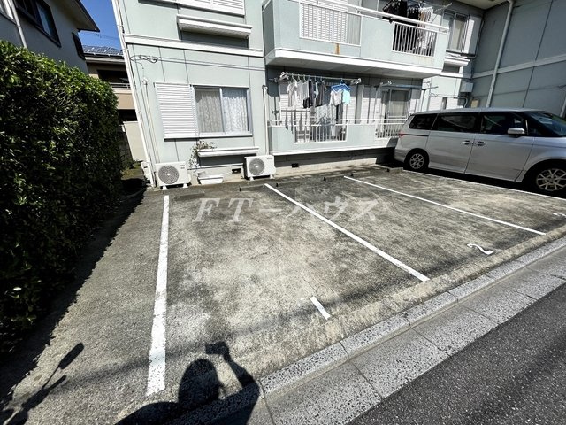 グリーンハウス谷津の駐車場