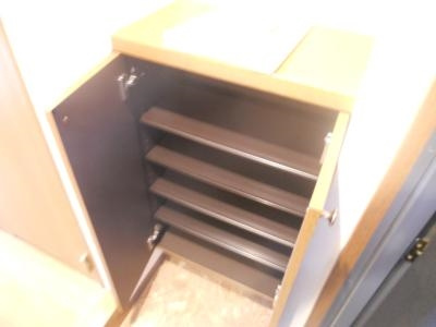 プレサンス京都四条烏丸の収納|下駄箱