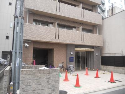 プレサンス京都四条烏丸のエントランス
