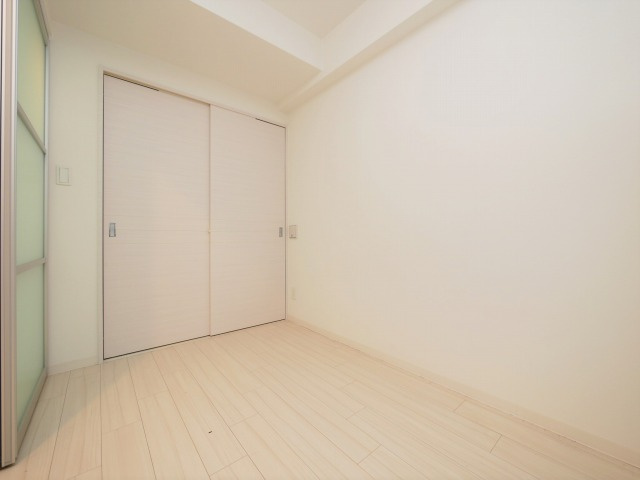 ラ・フォルム本町WESTの洋室