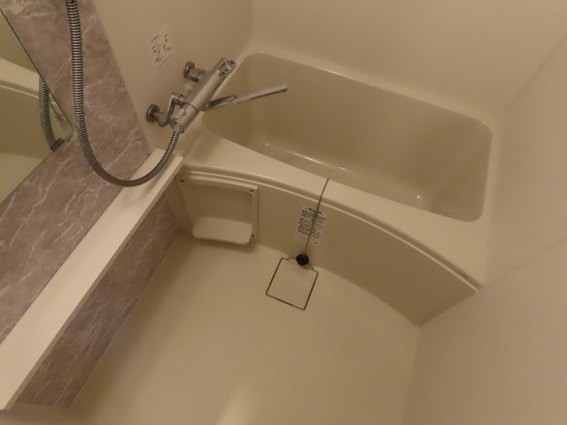 エスリード大阪クレストコートの浴室