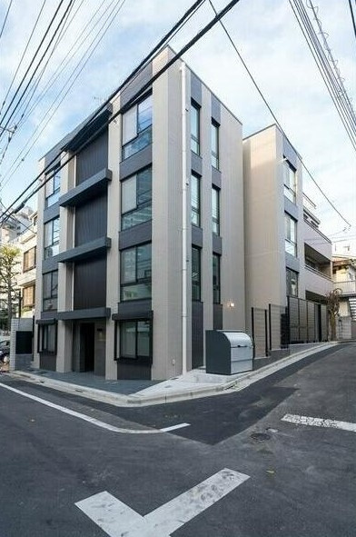 コンポジット新宿の外観