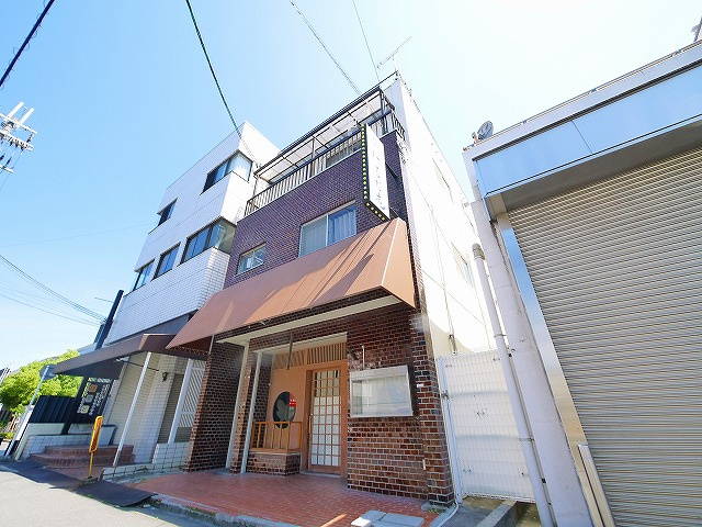 山本ビルの外観|キレイな外観です。