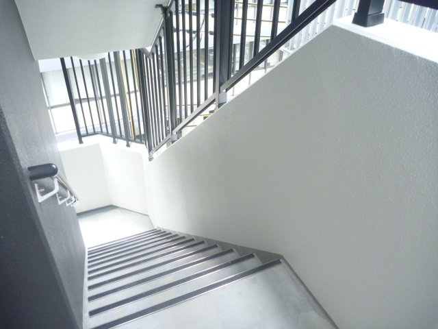 ルーエ天満橋　BRAVI不動産のその他共用部分|【ルーエ天満橋】非常階段