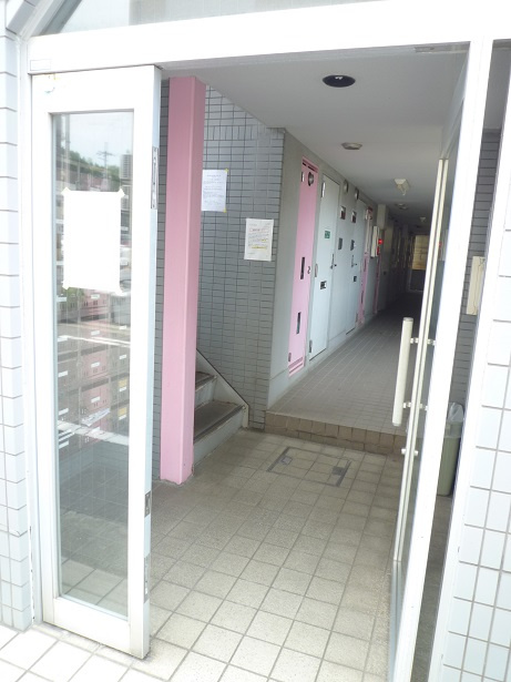 パレドール東山のエントランス