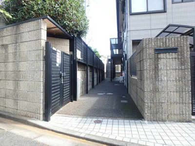 ★建物入り口★