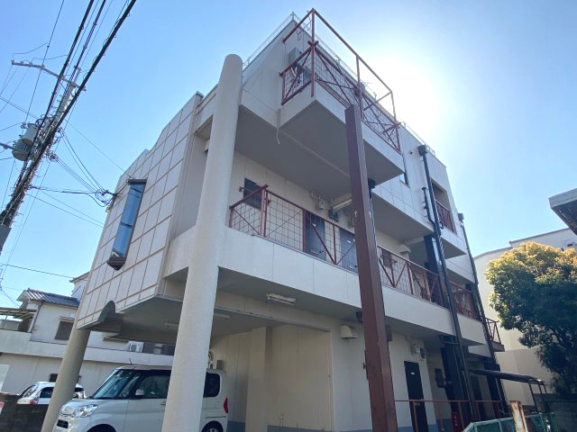 ハイツブルームの外観