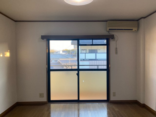 ベルメゾン一須賀Ⅰ号館の洋室|イメージになります。