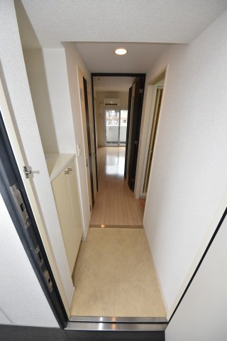 アコード中之島の玄関
