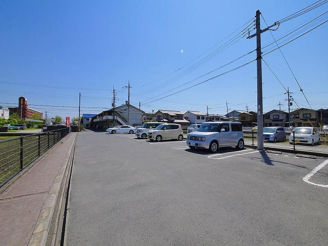 グラン・リーオ（指柳町）の駐車場|駐車場です