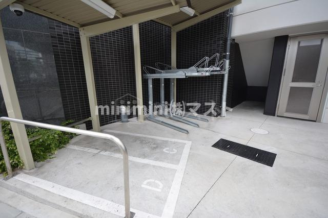 ララプレイス大阪福島プレッソの駐車場