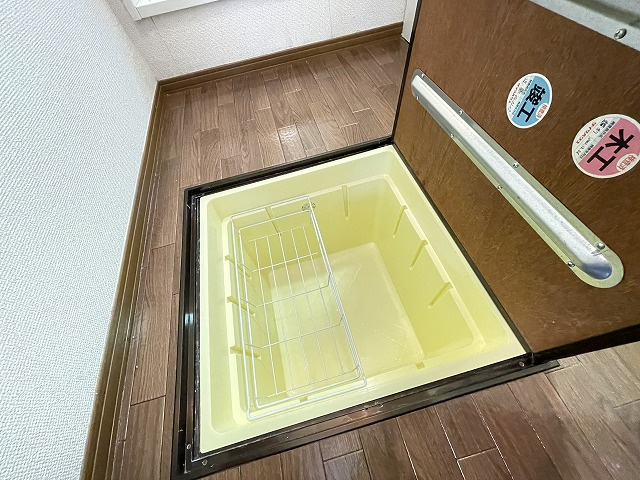 【収納】 | ホワイトベルA | 洗面所にある床下収納です！日用品の保存に便利ですよね☆洗剤などの買い置きにもぴったり♪