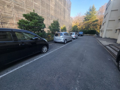 【駐車場】 | 上作延住宅１号棟 | 平置き駐車場です。