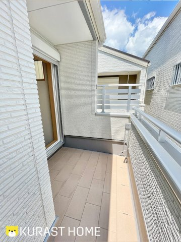 京都市伏見区羽束師古川町　未入居物件のバルコニー