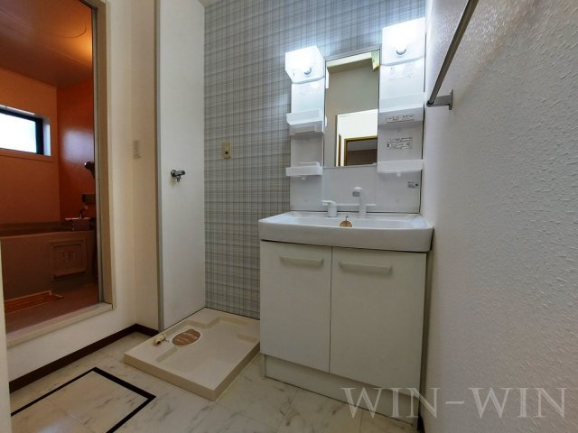 ラ・フィーネ曙 A棟の独立洗面台