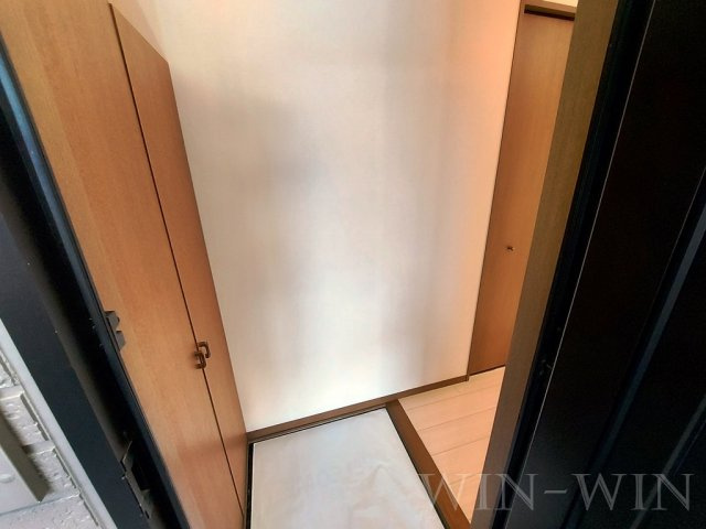 ラ・フィーネ曙 A棟の玄関