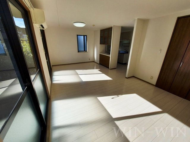 ラ・フィーネ曙 A棟の居間・リビング