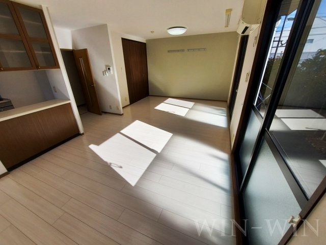 ラ・フィーネ曙 A棟の居間・リビング