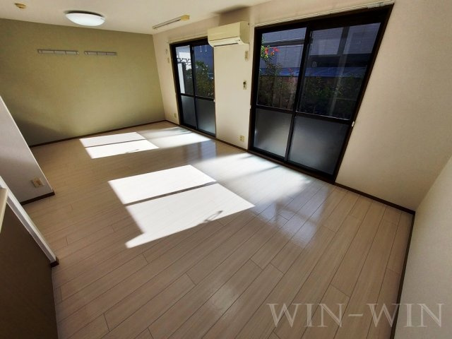 ラ・フィーネ曙 A棟の居間・リビング