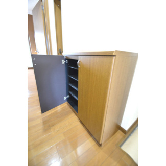 【設備】 | ＷＥＳＴステージＫＭ | シューズボックス